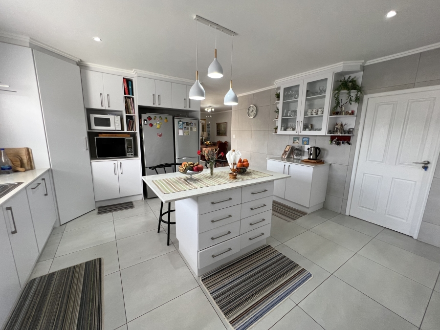 3 Bedroom Property for Sale in Jeffreys Bay Central Eastern Cape
